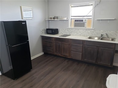 11%+ CAP RATE! FURNISHED TRIPLEX ON NORTH BEACH - INVESTOR - photo 16
