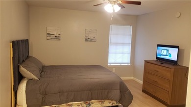 11%+ CAP RATE! FURNISHED TRIPLEX ON NORTH BEACH - INVESTOR - photo 29