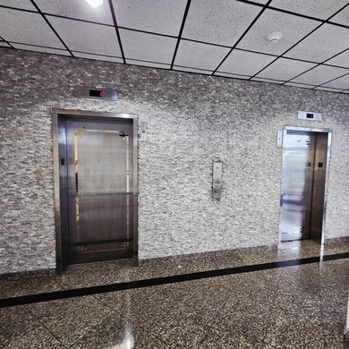 Welcome to this charming 2-bedroom, 1-bathroom condominium - photo 2