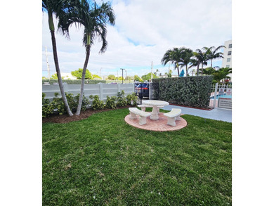 Welcome to this charming 2-bedroom, 1-bathroom condominium - photo 4