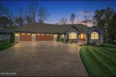 Golf-Front Luxury in Fairfield Glade | 3-Car Garage | One-Level - photo 1