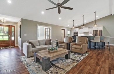 Golf-Front Luxury in Fairfield Glade | 3-Car Garage | One-Level - photo 9