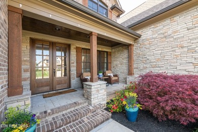Welcome home to this luxury estate in the prestigious and - photo 3