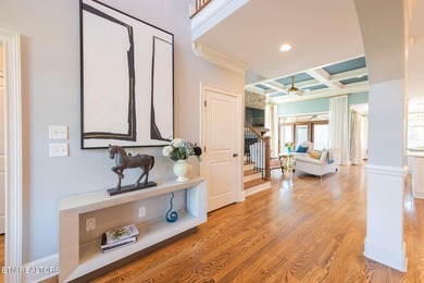 Welcome home to this luxury estate in the prestigious and - photo 4