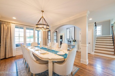 Welcome home to this luxury estate in the prestigious and - photo 6