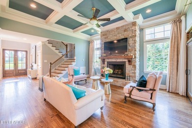 Welcome home to this luxury estate in the prestigious and - photo 10