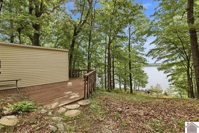 Tucked away on a quiet dead-end drive in the Crappie Hollow area - photo 6