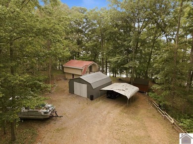Tucked away on a quiet dead-end drive in the Crappie Hollow area - photo 7