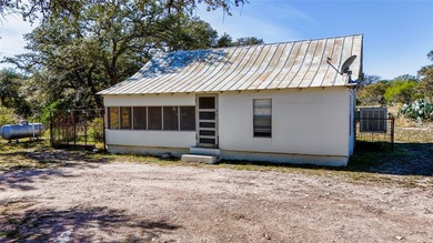 Welcome to your private hunting paradise in Del Rio, Texas. This - photo 38