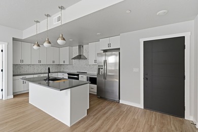 Coral Springs Condos. Best location in complex! New! Ground