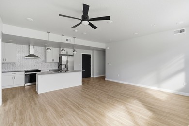 Coral Springs Condos. Best location in complex! New! Ground