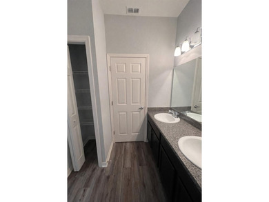 Beautiful home located in the desirable community of The Lakes - photo 15