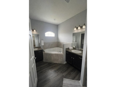 Beautiful home located in the desirable community of The Lakes - photo 16