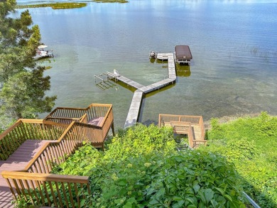 Experience luxury lake living at this incredible 4 bedroom, 4 - photo 3
