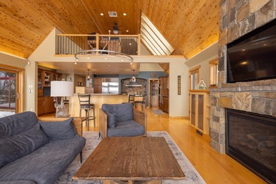 Experience luxury lake living at this incredible 4 bedroom, 4 - photo 7