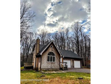 Pocono Peak Lake Home For Sale in Gouldsboro Pennsylvania