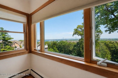 Breathtaking Verrazzano Bridge Views from Every Room! Welcome to - photo 29