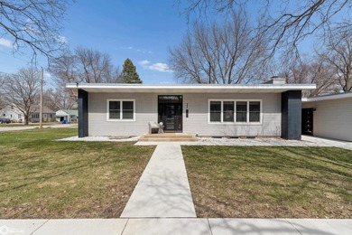 Modern living, completely reimagined. This fully updated home - photo 2
