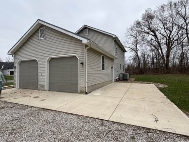 4 bedroom - 2.5 baths - Candlewood Lake-1 Acre-1 Hour to Columbus - photo 1