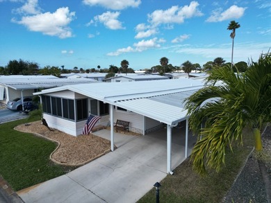 Welcome to your slice of Florida sunshine! This charming - photo 8
