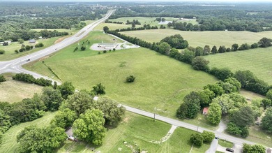 Positioned at the corner of 68/80 and South Rd. in Cadiz, KY - photo 5
