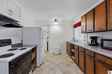 Located in the heart of Grand Rivers, this 3-bedroom, 1 - photo 6