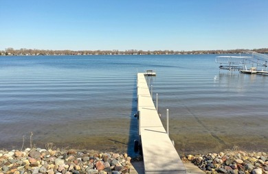 Welcome to the epitome of lakeside living on the shores of - photo 11