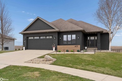 Gorgeous doesn't even begin to describe this 4 bedroom, 3-bath - photo 3