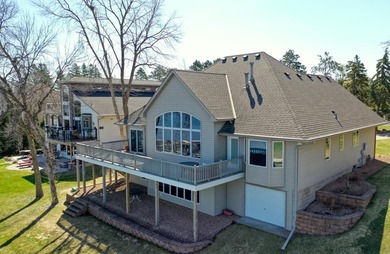 Welcome to the epitome of lakeside living on the shores of - photo 14