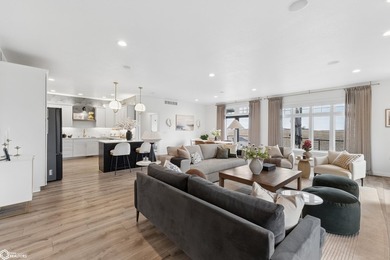 Gorgeous doesn't even begin to describe this 4 bedroom, 3-bath - photo 8