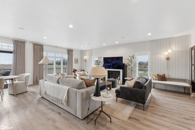 Gorgeous doesn't even begin to describe this 4 bedroom, 3-bath - photo 9