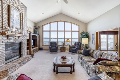 Welcome to the epitome of lakeside living on the shores of - photo 19