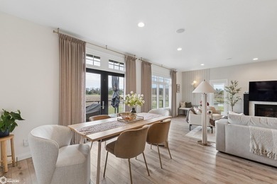 Gorgeous doesn't even begin to describe this 4 bedroom, 3-bath - photo 10