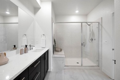 Built in 2021, this sophisticated townhouse-style condominium - photo 21