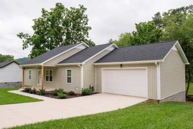 (private lake, pond, creek) Home For Sale in Livingston Tennessee