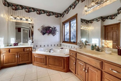Welcome to the epitome of lakeside living on the shores of - photo 30