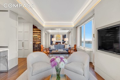 *Exclusive Skytop Sanctuary: A Luxurious Penthouse Retreat with - photo 4