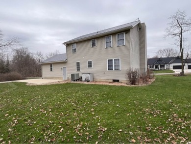 4 bedroom - 2.5 baths - Candlewood Lake-1 Acre-1 Hour to Columbus - photo 2