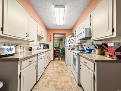 You will love this CHARMING updated 3 bed 2 bath home in - photo 11
