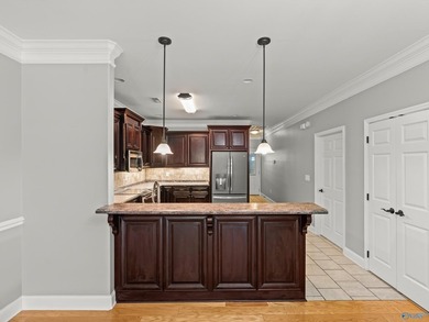 Move In Ready! Absolutely perfect condition with new paint - photo 11