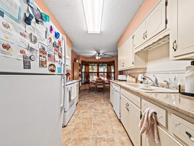 You will love this CHARMING updated 3 bed 2 bath home in - photo 12