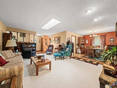 You will love this CHARMING updated 3 bed 2 bath home in - photo 17