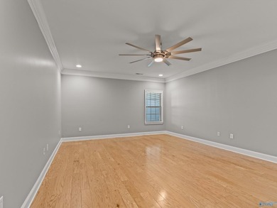 Move In Ready! Absolutely perfect condition with new paint - photo 18