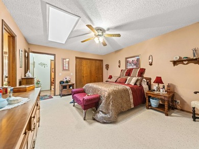 You will love this CHARMING updated 3 bed 2 bath home in - photo 21