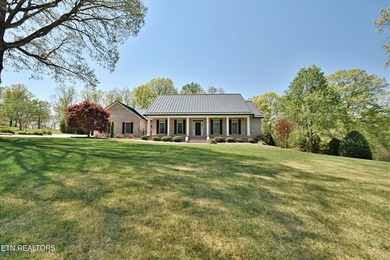 Tucked away in the heart of the countryside, this immaculately - photo 1