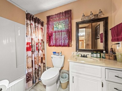 You will love this CHARMING updated 3 bed 2 bath home in - photo 24