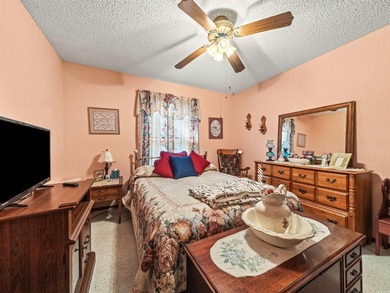 You will love this CHARMING updated 3 bed 2 bath home in - photo 25