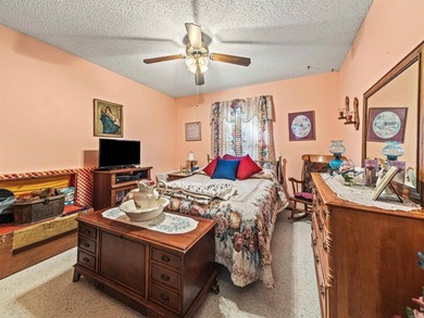 You will love this CHARMING updated 3 bed 2 bath home in - photo 28