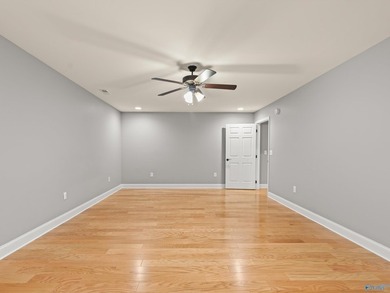 Move In Ready! Absolutely perfect condition with new paint - photo 31