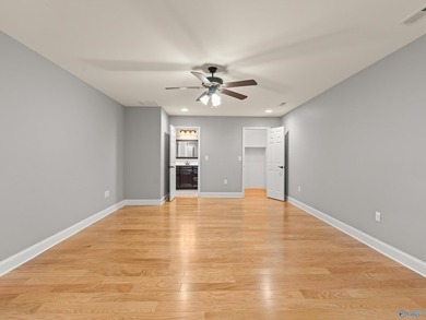 Move In Ready! Absolutely perfect condition with new paint - photo 32